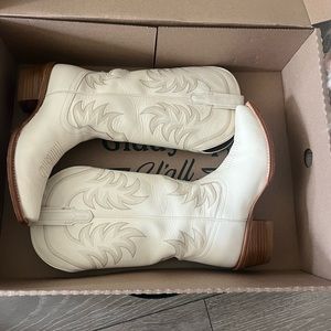 TECOVAS “The Annie” Size 8 Women’s White Boots
